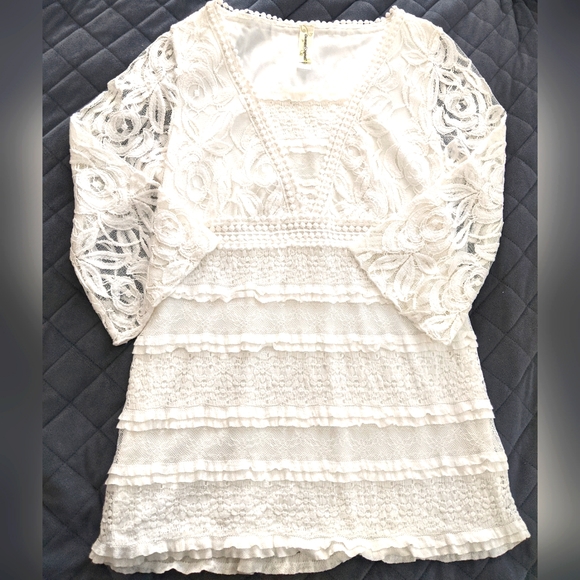 Decorated Originals Women's Blouse - Picture 2 of 7